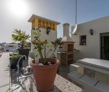 Edificio Tomas Apartment