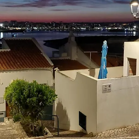 Edificio Tomas Apartment *