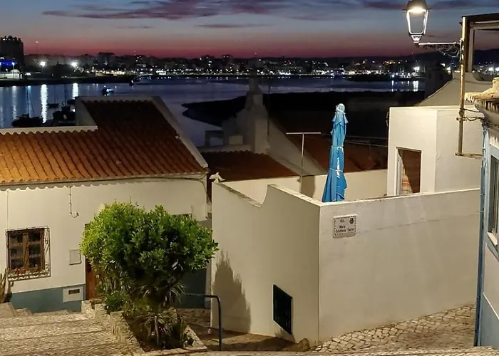Edificio Tomas Lägenhet *